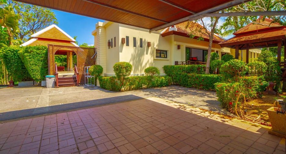 For sale 4 bed villa in Mueang Phuket, Phuket