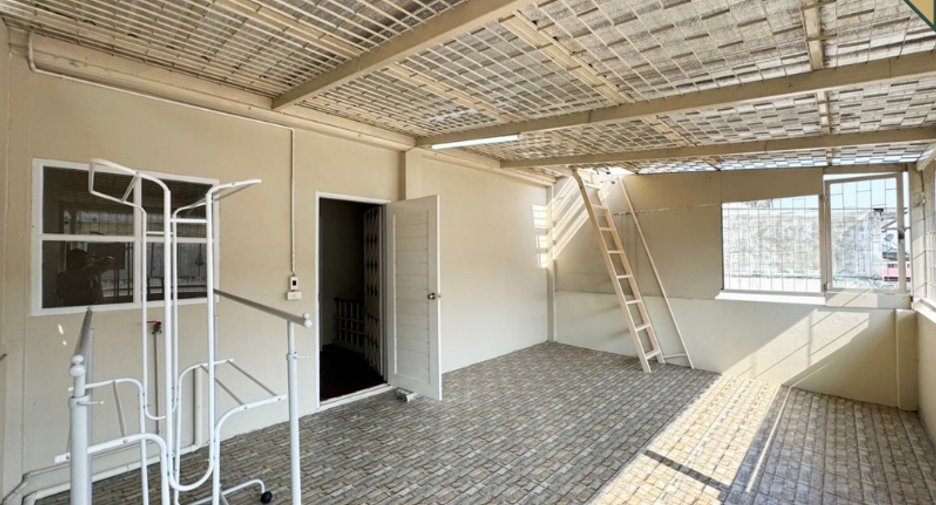 For rent and for sale 5 bedrooms townhouse in Suan Luang, Bangkok