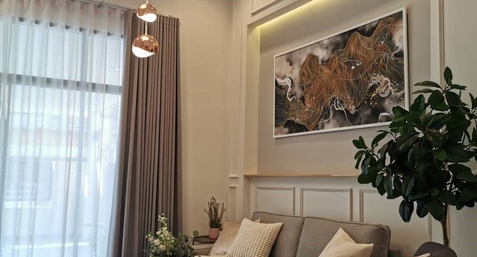 Reihenhaus zum Kauf mit 4 Zimmer in Phra Khanong, Bangkok
