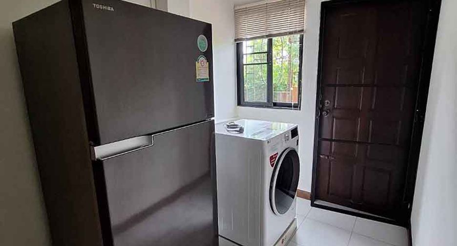 For rent 4 bedrooms house in Mueang Chiang Mai, Chiang Mai