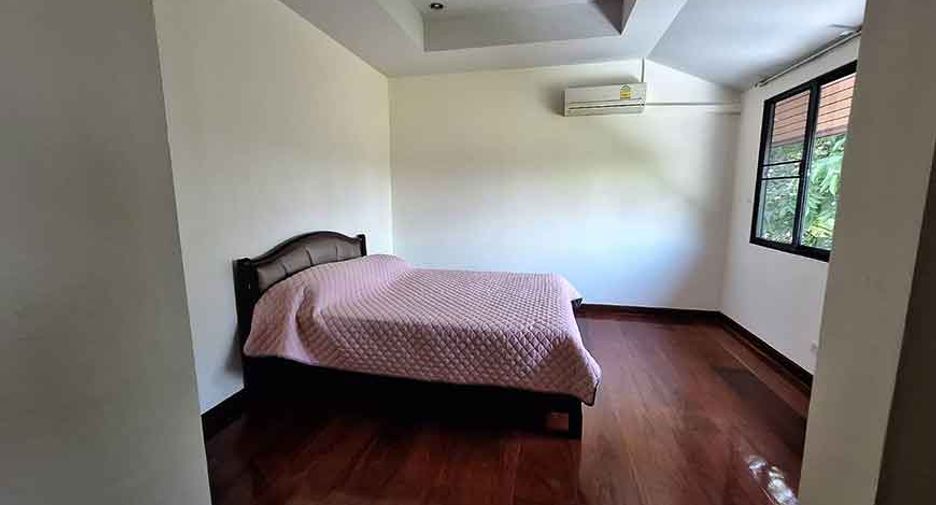 For rent 4 bedrooms house in Mueang Chiang Mai, Chiang Mai