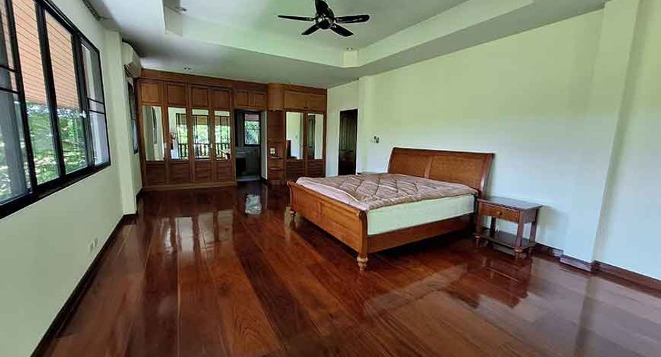 For rent 4 bedrooms house in Mueang Chiang Mai, Chiang Mai