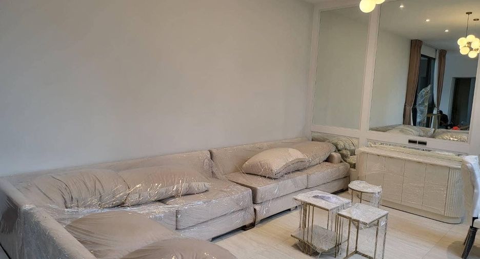 For rent 3 bedrooms house in Bang Kapi, Bangkok
