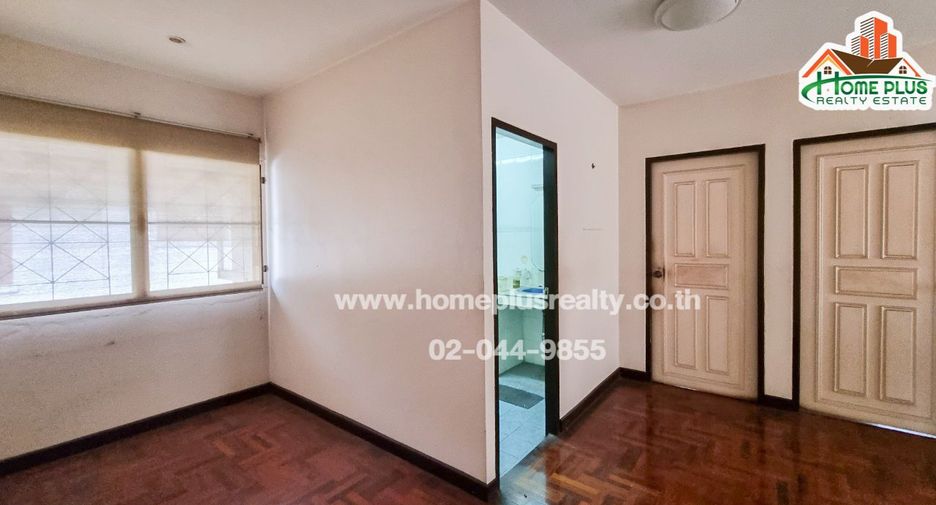 For sale 4 bedrooms townhouse in Bueng Kum, Bangkok