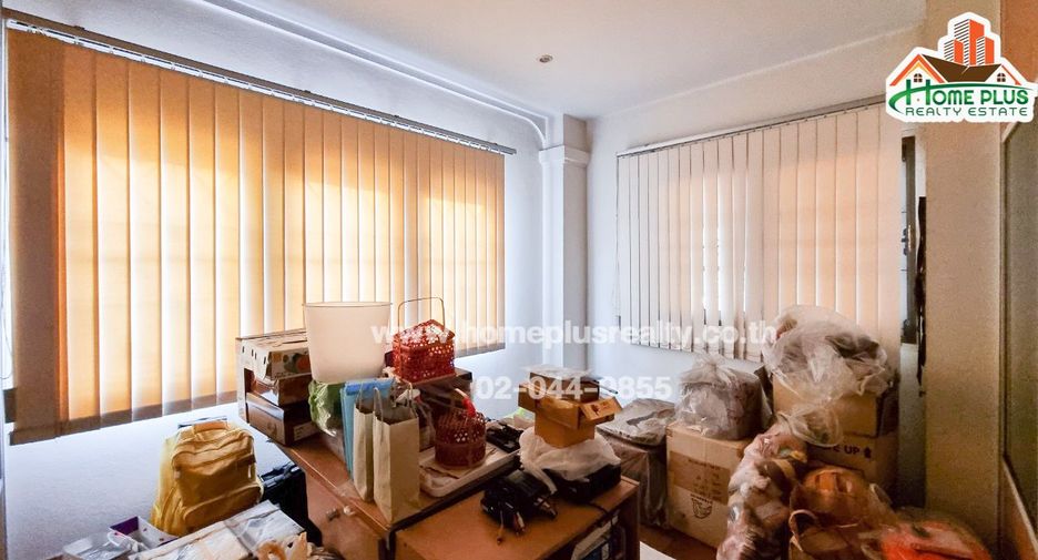 For sale 4 bedrooms townhouse in Bueng Kum, Bangkok