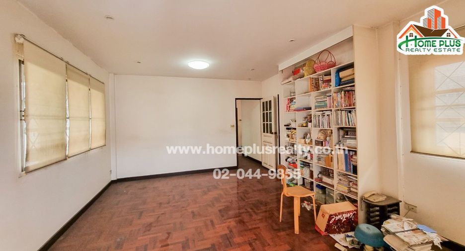 For sale 4 bedrooms townhouse in Bueng Kum, Bangkok