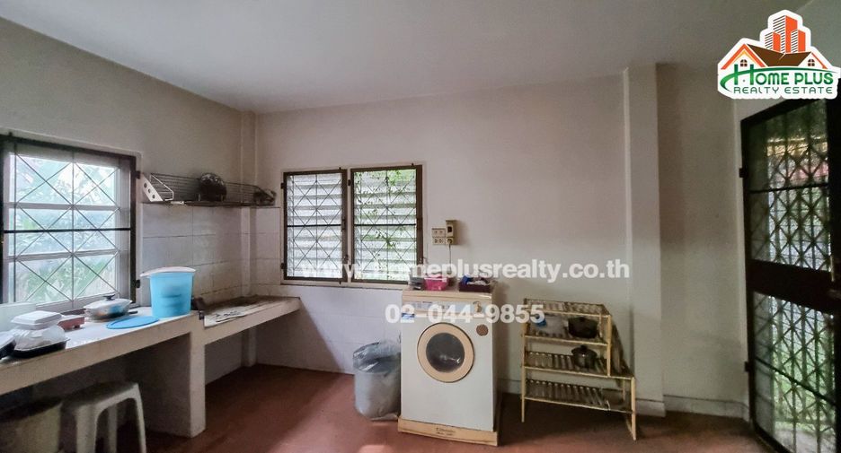 For sale 4 bedrooms townhouse in Bueng Kum, Bangkok