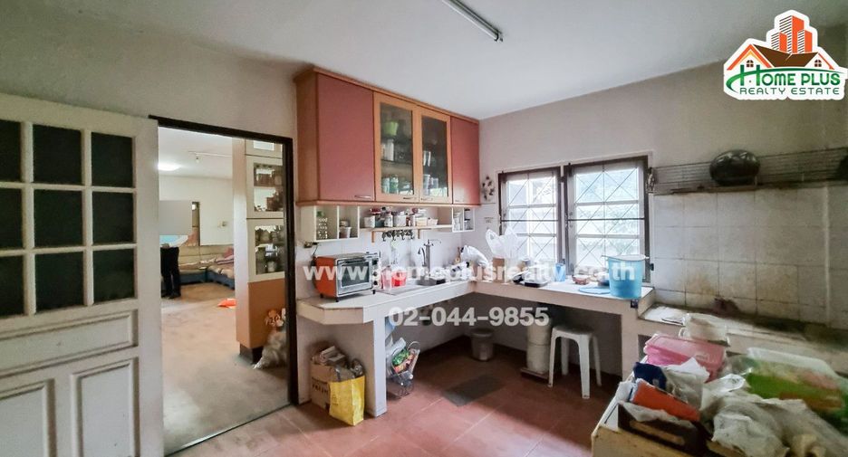 For sale 4 bedrooms townhouse in Bueng Kum, Bangkok