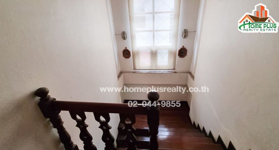 For sale 4 bedrooms townhouse in Bueng Kum, Bangkok