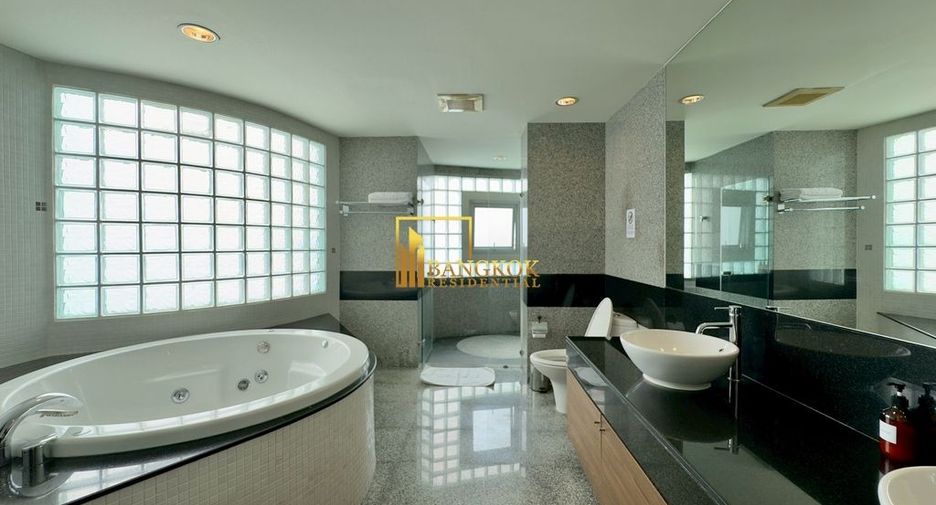 Apartamento con servicios en alquiler de 3 habitaciones en Watthana, Bangkok
