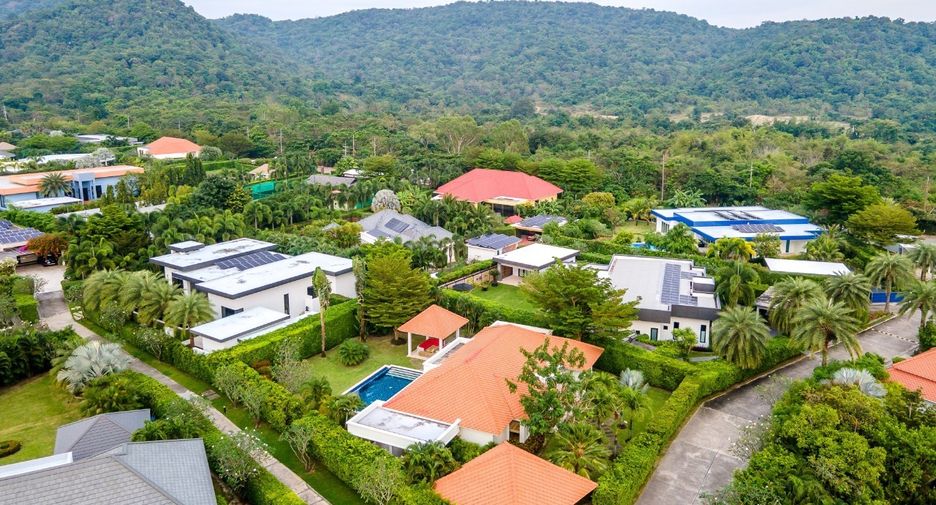 For sale 3 ベッドルーム villa in Hua Hin, Prachuap Khiri Khan