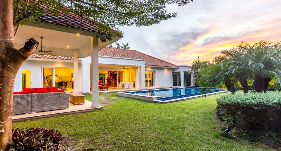 For sale 3 ベッドルーム villa in Hua Hin, Prachuap Khiri Khan