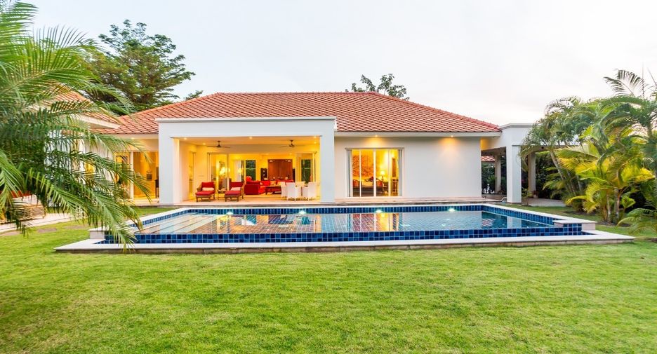 For sale 3 ベッドルーム villa in Hua Hin, Prachuap Khiri Khan