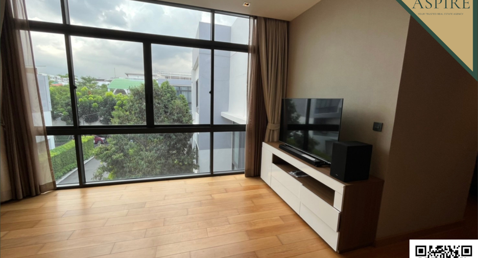 For sale 4 bed house in Huai Khwang, Bangkok