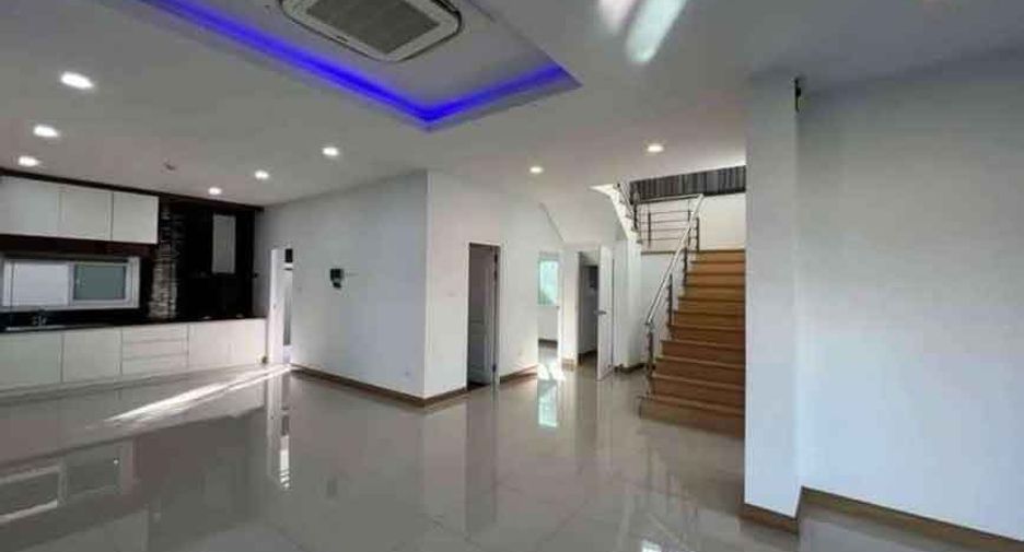 Haus zum Kauf mit 4 Zimmer in Hang Dong, Chiang Mai