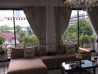 For sale 8 Beds house in Watthana, Bangkok