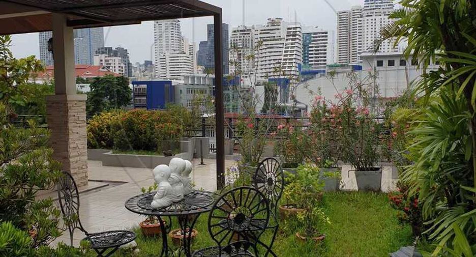 Haus zum Kauf mit 8 Zimmer in Watthana, Bangkok