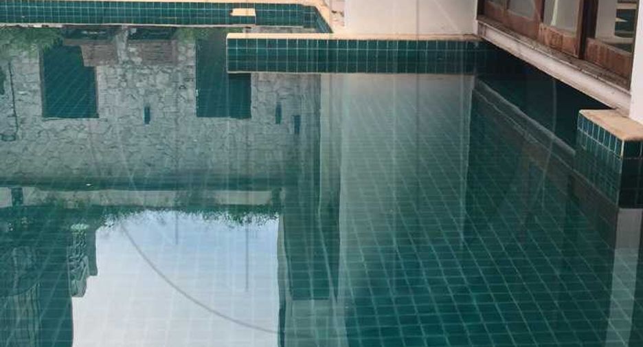 Haus zum Kauf mit 8 Zimmer in Watthana, Bangkok