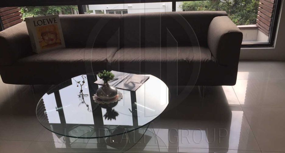 Haus zum Kauf mit 8 Zimmer in Watthana, Bangkok