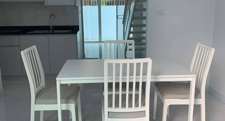 For rent 2 Beds house in Thon Buri, Bangkok