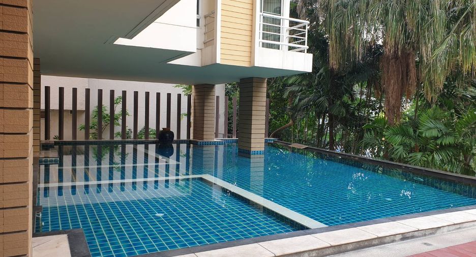 For sale 1 bed condo in Watthana, Bangkok