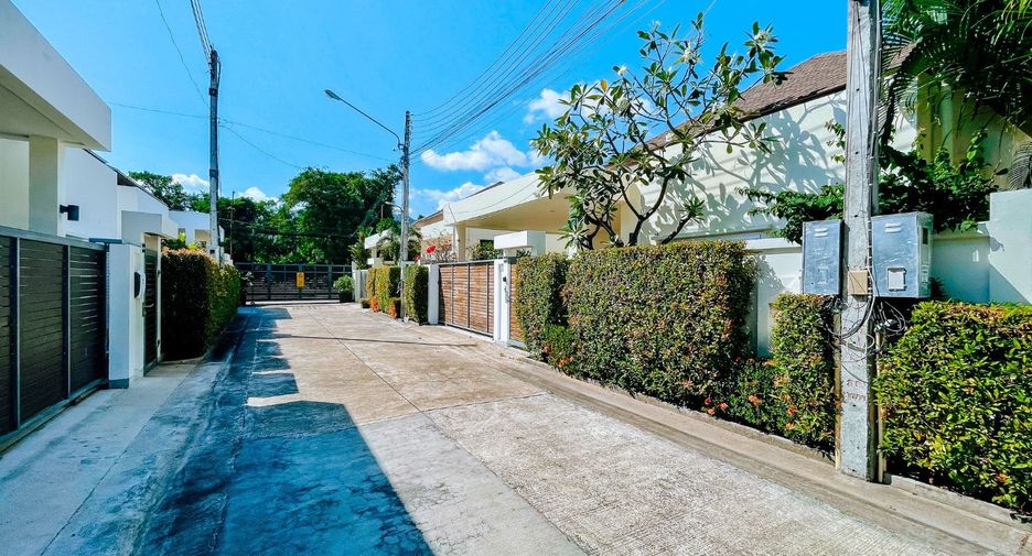 For sale 3 bedrooms villa in Mueang Phuket, Phuket