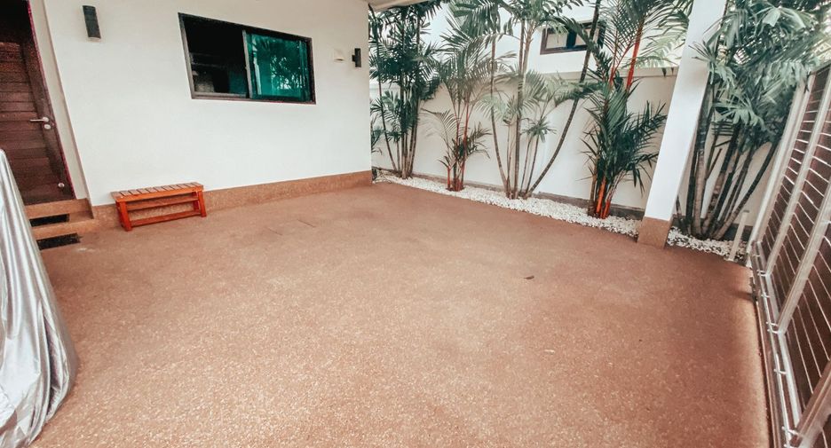For sale 3 bedrooms villa in Mueang Phuket, Phuket