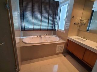 For rent 3 bedrooms condo in Pathum Wan, Bangkok