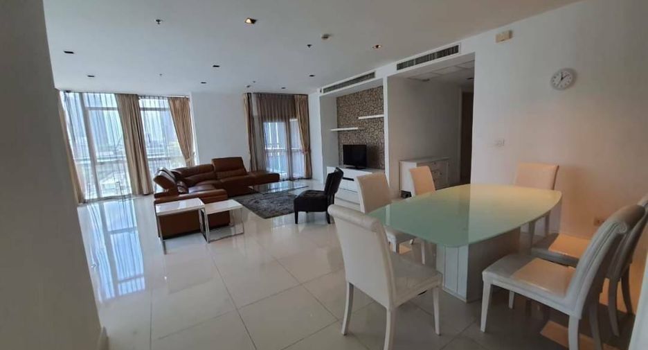For rent 3 bedrooms condo in Pathum Wan, Bangkok