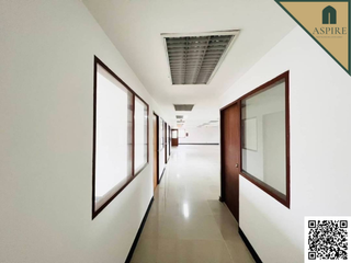 For sale retail Space in Phaya Thai, Bangkok