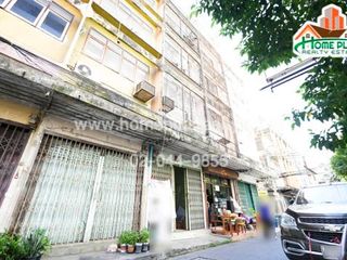 出售 3 卧室 联排别墅 在 Bang Rak, 曼谷