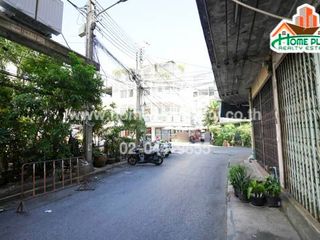 出售 3 卧室 联排别墅 在 Bang Rak, 曼谷