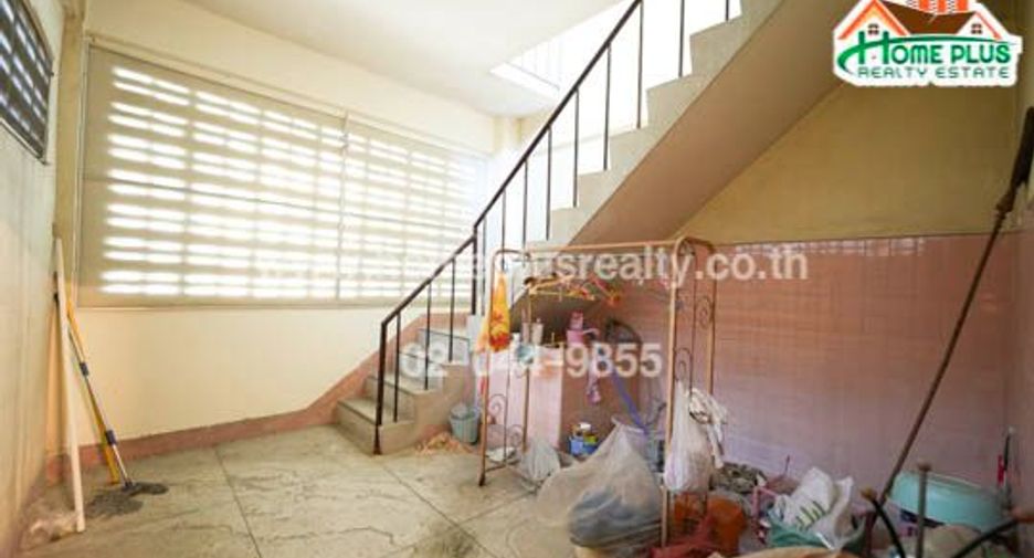 Casa adosada en venta de 3 habitaciones en Bang Rak, Bangkok