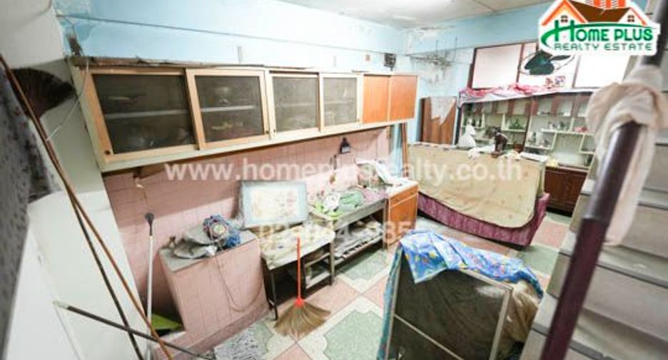 Casa adosada en venta de 3 habitaciones en Bang Rak, Bangkok