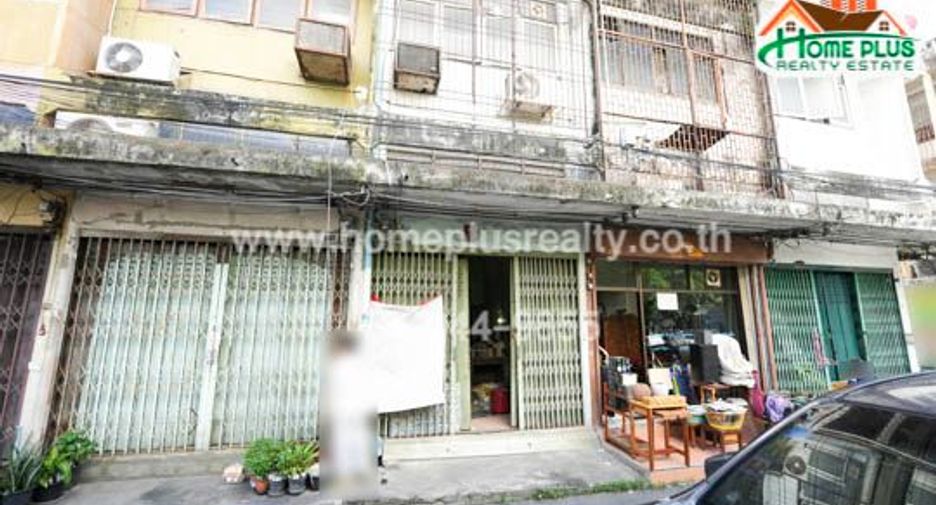 For sale 3 bed townhouse in Bang Rak, Bangkok