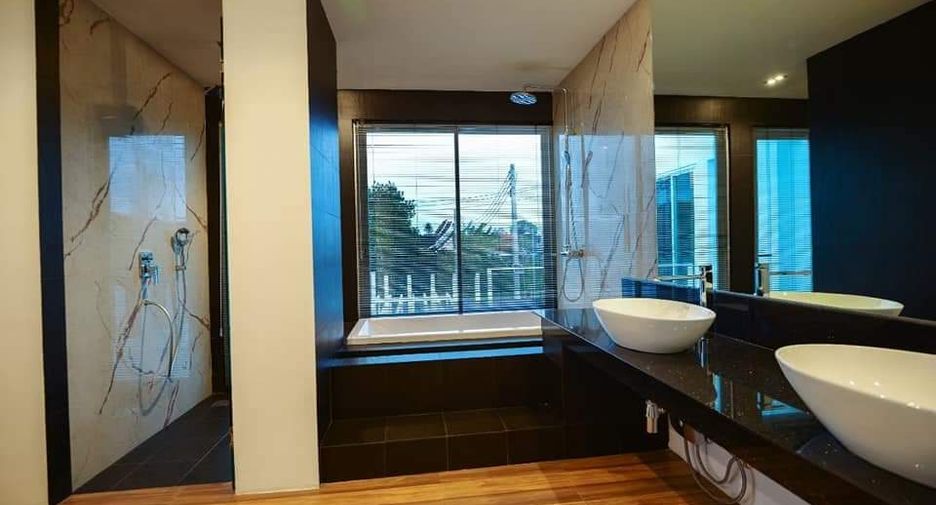 For rent 3 bedrooms villa in Mueang Phuket, Phuket