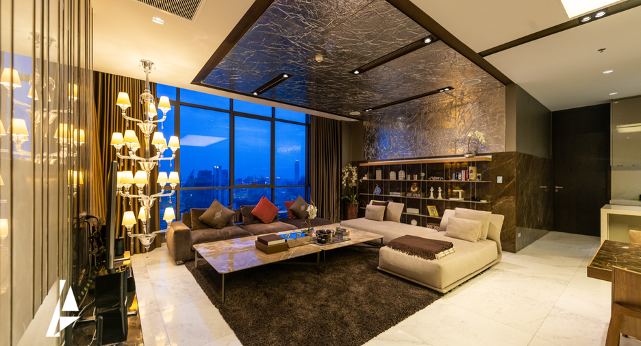 For sale 3 ベッドルーム condo in Khlong Toei, Bangkok