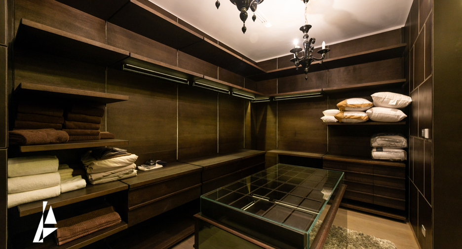 For sale 3 ベッドルーム condo in Khlong Toei, Bangkok