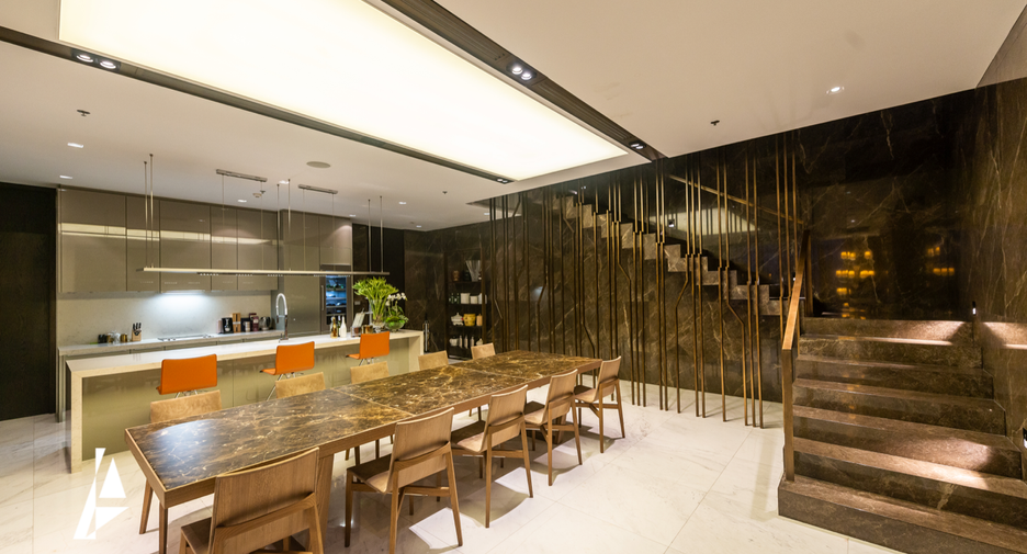 For sale 3 ベッドルーム condo in Khlong Toei, Bangkok