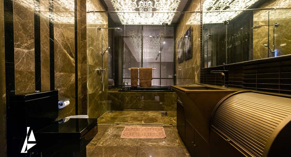 For sale 3 ベッドルーム condo in Khlong Toei, Bangkok