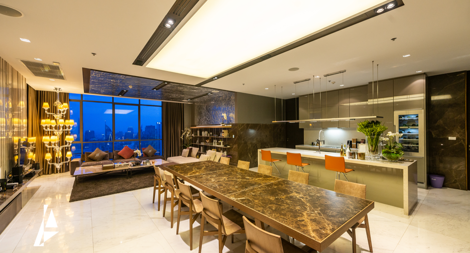 For sale 3 ベッドルーム condo in Khlong Toei, Bangkok