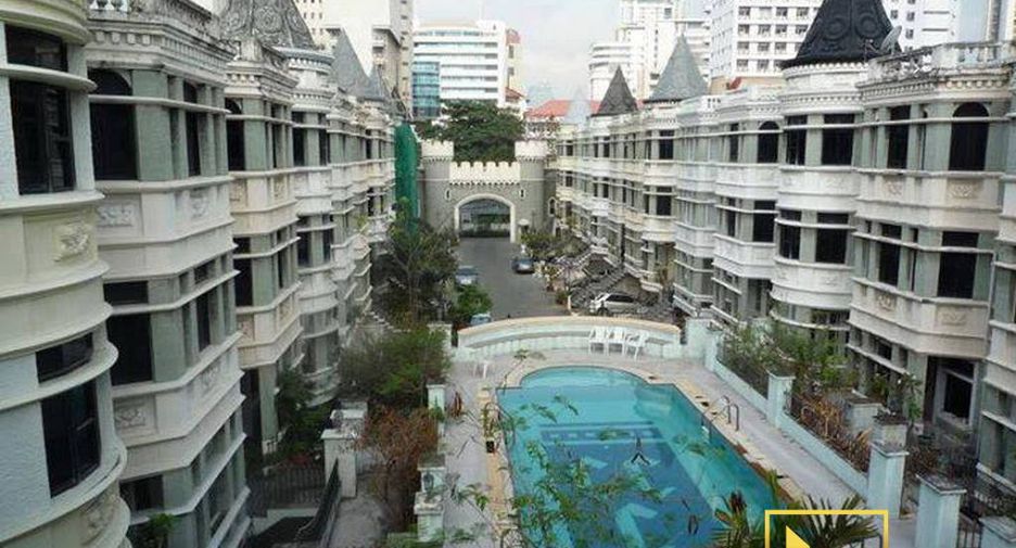 For rent and for sale 4 bed townhouse in Watthana, Bangkok