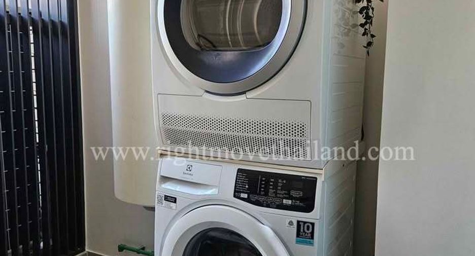 Condo en alquiler y en venta de 2 habitaciones en Khlong Toei, Bangkok