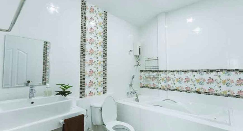 For rent 4 bedrooms villa in Mueang Chiang Mai, Chiang Mai