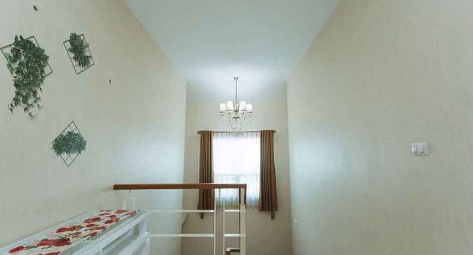 For rent 4 bedrooms villa in Mueang Chiang Mai, Chiang Mai