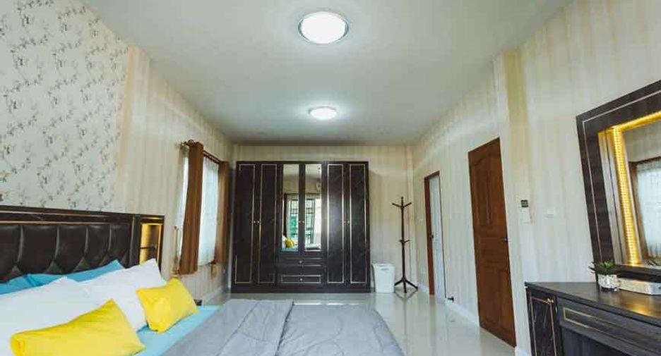 For rent 4 bedrooms villa in Mueang Chiang Mai, Chiang Mai