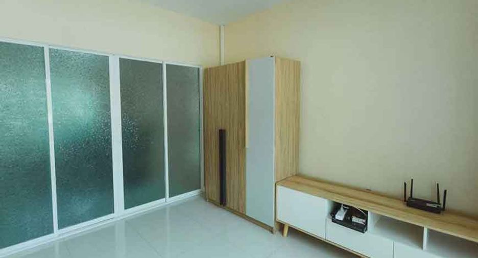 For rent 4 bedrooms villa in Mueang Chiang Mai, Chiang Mai