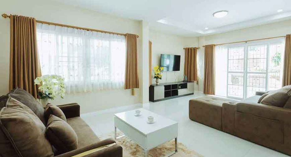 For rent 4 bedrooms villa in Mueang Chiang Mai, Chiang Mai
