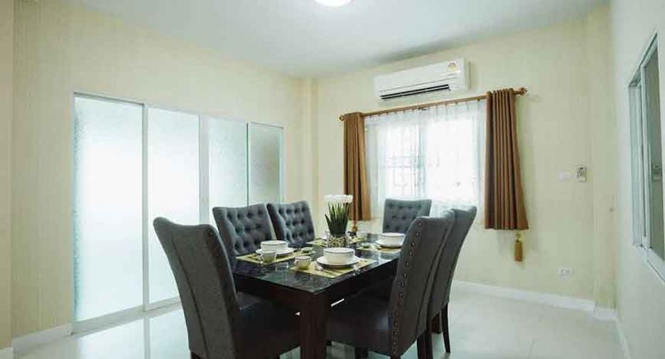 For rent 4 bedrooms villa in Mueang Chiang Mai, Chiang Mai