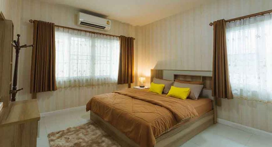 For rent 4 bedrooms villa in Mueang Chiang Mai, Chiang Mai